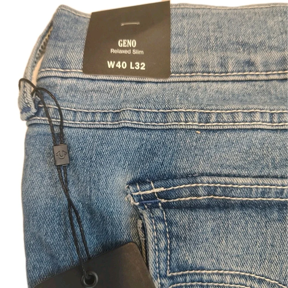 True Religion Geno SN Flap Slim Light Idyllic Wash 40x32 Relaxed Slim Jean‎ A4